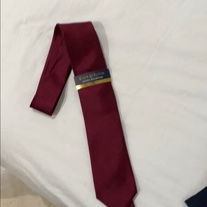 NEW WITH TAGS. MENS TIE